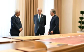 Узбекистан и Казахстан укрепляют исторические связи: Мирзиёев передал Токаеву важные документы