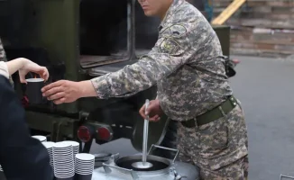 В этом году в Казахстане 7 и 9 мая отметят памятные мероприятия без парада, сообщил заместитель министра обороны Аскар Мустабеков.