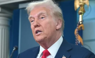 Трамп приветствует открытие Ормузского пролива для коммерческих судов, подчеркивая важность международной торговли