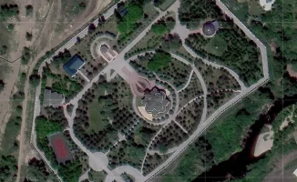 Резиденция на берегу реки Жаман-Каргалы в Актюбинской области так и не была передана на нужды детей, несмотря на ожидания и надежды общества. Это событие вызывает недоумение и разочарование у местных жителей, которые надеялись, что здание будет использова