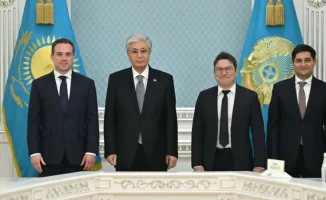 Токаев обсудил развитие ИИ-инфраструктуры с экспертами NVIDIA