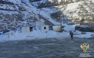 В Бурятии на руднике Ирокинда произошел сход снежной лавины, в результате которого погиб казахстанец. Министерство иностранных дел Казахстана подтвердило информацию о гибели гражданина страны.