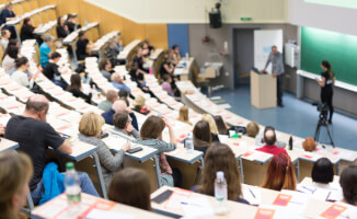 Диплом или опыт: что важнее для успеха в Казахстане?