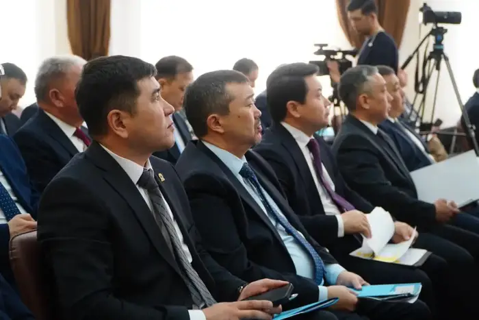 Социально-экономическое развитие региона обсудили в акимате Акмолинской области (7)