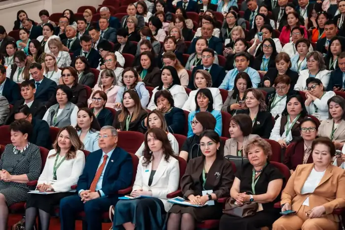 В Астане прошел международный форум, посвященный укреплению института семьи (2)