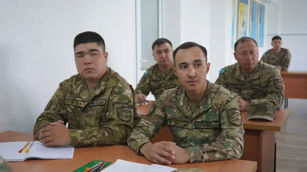 Школа воинского лидерства: в Алматы проходят сборы офицеров-воспитателей (2)