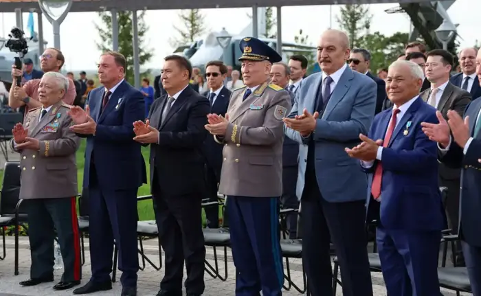 Министр обороны открыл филиал Военно-исторического музея в селе Родина (9)