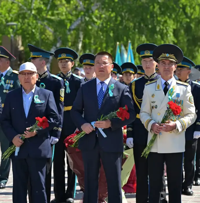 Павлодарцы почтили память павших в Великой Отечественной войне (8)