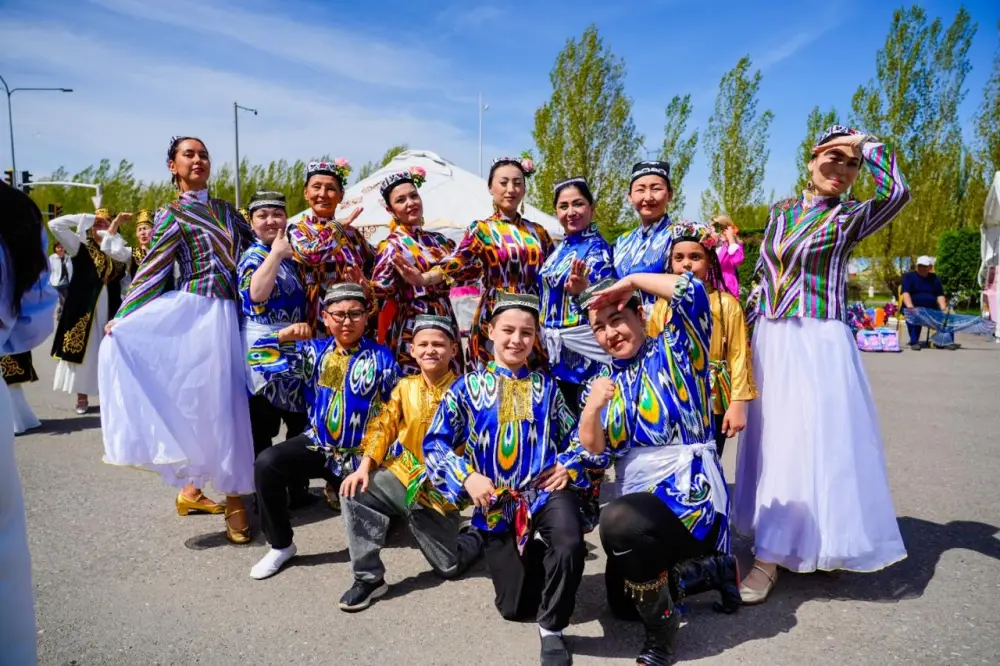 Фестиваль национальной культуры и кухни провели в День единства в Астане (3)