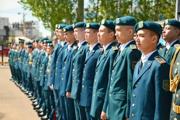 В Военном колледже Астаны прошла акция «Сарбазға прокурорлық кеңес» (5)