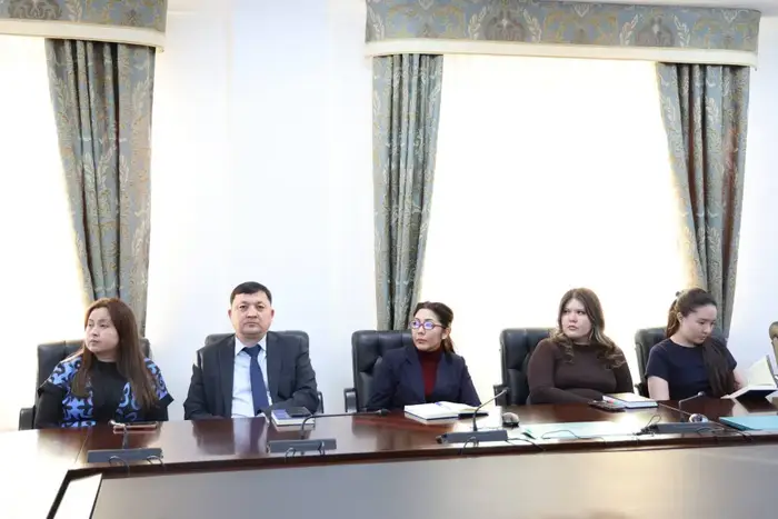 В рамках реализации программы правового всеобуча для сотрудников Аппарата Высшего Судебного Совета проведён очередной обучающий семинар, посвящённый вопросам передачи документов в ведомственный архив (3)