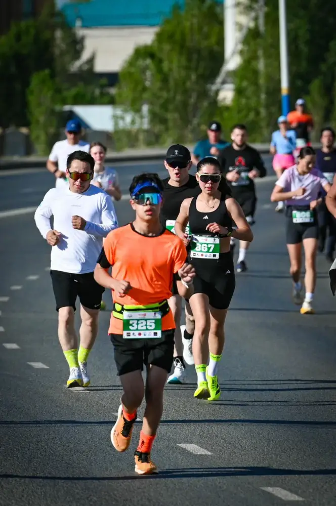 В Актобе прошел масштабный забег «AQTOBE HALF MARATHON-2026» (2)