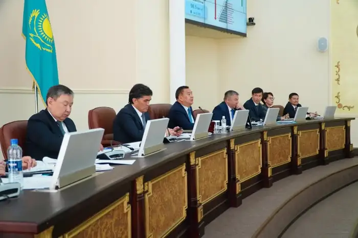 Социально-экономическое развитие региона обсудили в акимате Акмолинской области (9)