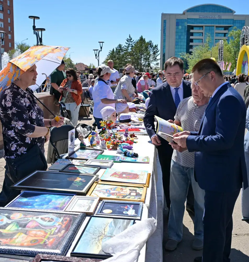 В Павлодаре красочно и креативно отметили День единства народа Казахстана (3)