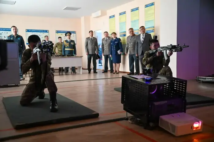 В Военном колледже Астаны прошла акция «Сарбазға прокурорлық кеңес» (3)