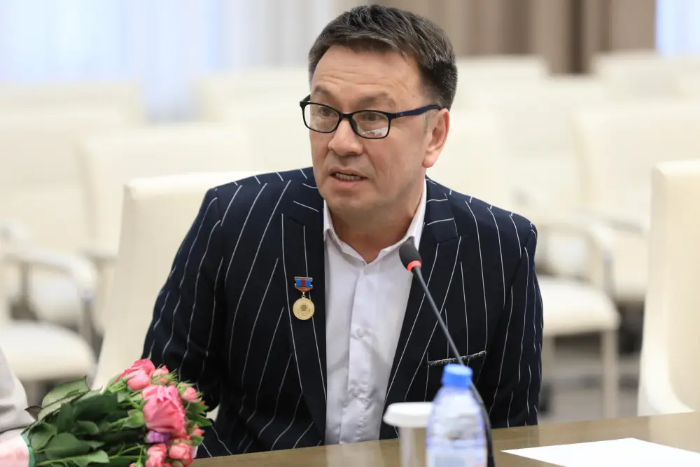 Работникам культуры вручили государственные награды (3)