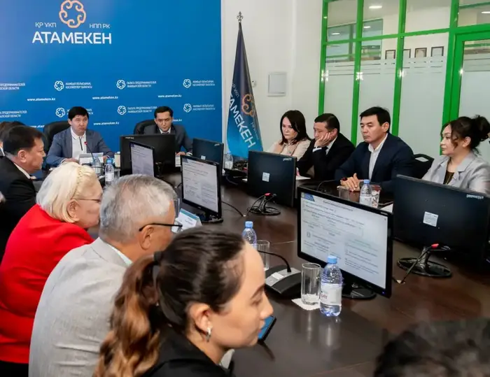 Вице-министр торговли и интеграции РК Айдар Абилдабеков ознакомился с промышленным потенциалом Жамбылской области (2)