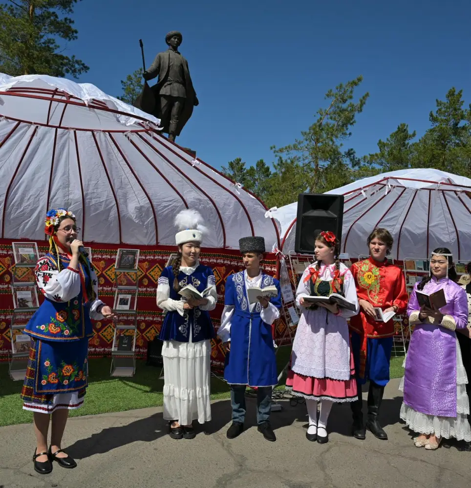 В Павлодаре красочно и креативно отметили День единства народа Казахстана (7)