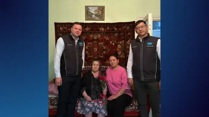 В Карагандинской области поздравили труженицу тыла с Днем Победы (2)
