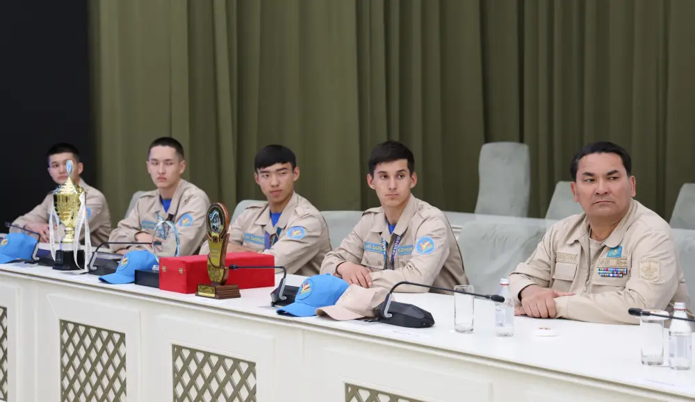 Министр обороны наградил призеров военно-патриотического соревнования в Узбекистане (3)