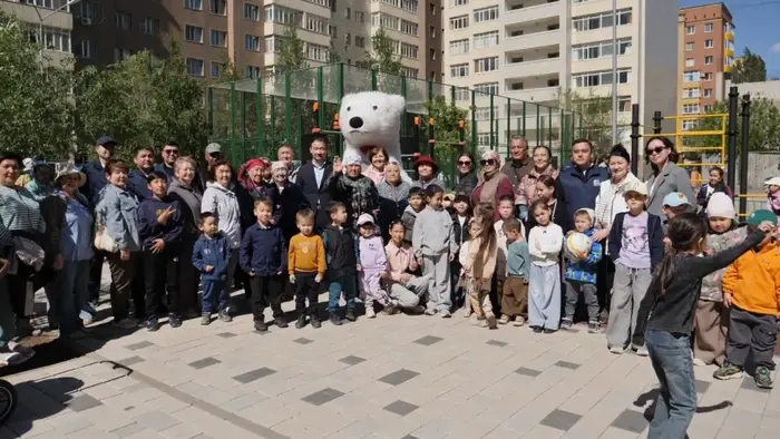 «Бюджет народного участия»: в столичном районе Алматы торжественно открыли благоустроенный двор (7)