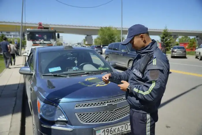 В Астане запустили новую систему контроля против незаконной парковки (6)