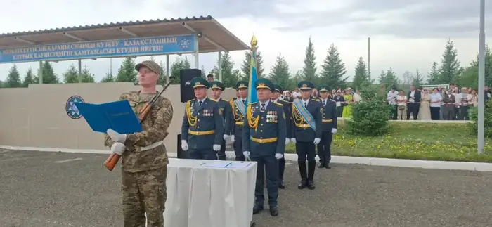 В ВКО солдаты-новобранцы приняли присягу (5)