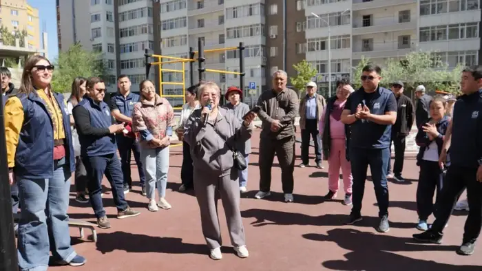 «Бюджет народного участия»: в столичном районе Алматы торжественно открыли благоустроенный двор (5)