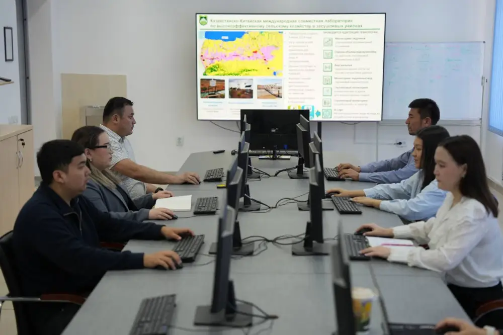 В 18 университетах по всему Казахстану одновременно прошли экочасы на тему водосбережения «Экономь воду – сохраняй будущее!» (9)