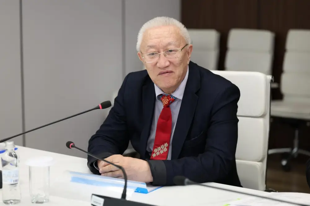 Министр просвещения Жулдыз Сулейменова провела общественный прием граждан (2)