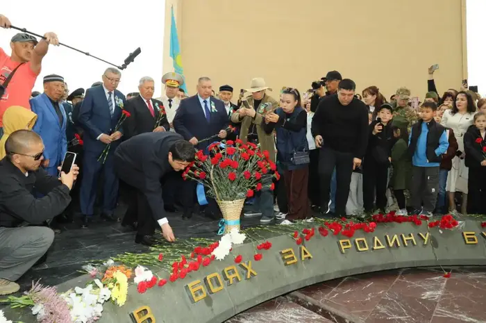 В Мангистау почтили память героев Великой Отечественной войны (7)