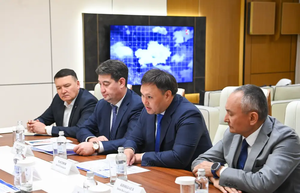 Глава региона встретился с председателем Правления АО «НК «КазМунайГаз» (2)