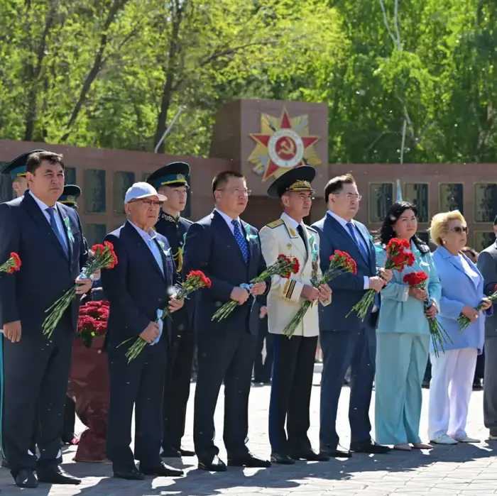Павлодарцы почтили память павших в Великой Отечественной войне (10)