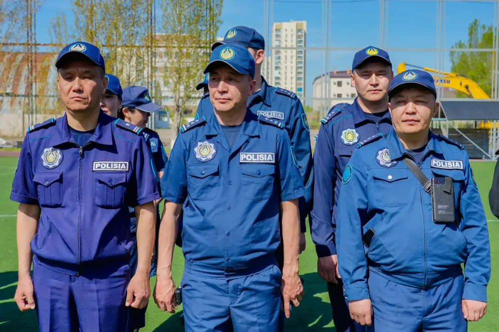 В Астане усиливают меры по предупреждению выпадения детей из окон (6)