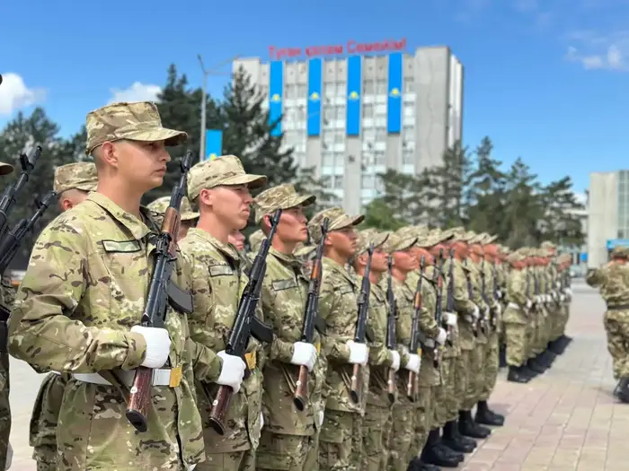 Ежегодно в воинские части МЧС призывается порядка 800 военнослужащих срочной службы (9)