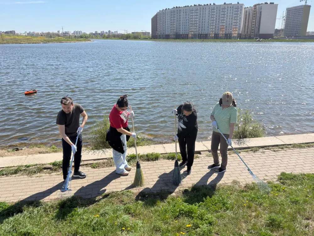 Очистка водоемов и набережных: в столице проходит экоакция «Мөлдір бұлақ» (9)