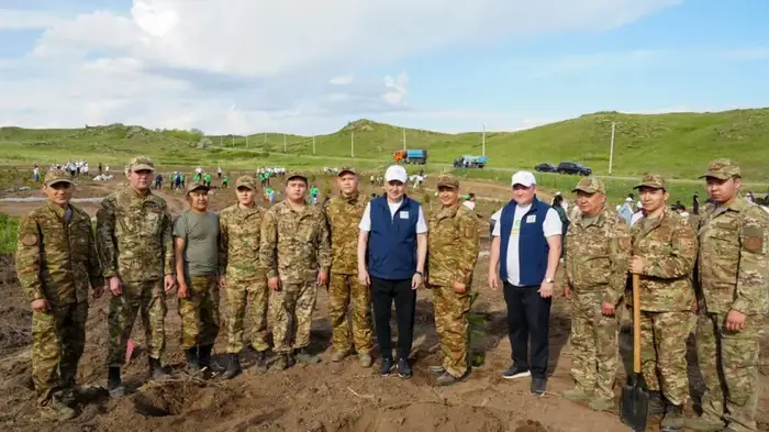 Карта ВКО с контуром из свыше 7 тысяч саженцев появилась в турзоне «Чечек» в Усть-Каменогорске (3)
