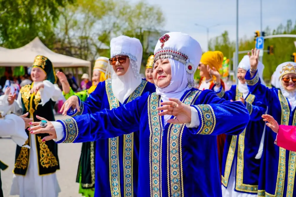 Фестиваль национальной культуры и кухни провели в День единства в Астане (10)