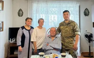 Ветеран на крыльях времени: Гвардейцы в Петропавловске отметили 93-летие труженика тыла
