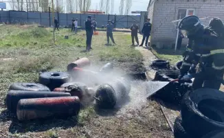 Спасатели МЧС успешно извлекли более 600 газовых баллонов из зон пожаров, подчеркивая международные стандарты безопасности