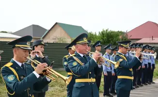 Поддержка ветеранов: Бейбит Исабаев поздравил участника ВОВ с Днем Победы