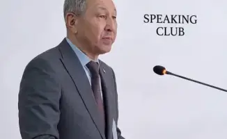 Свет софитов: секреты успешных публичных выступлений на разговорном клубе в Костанае
