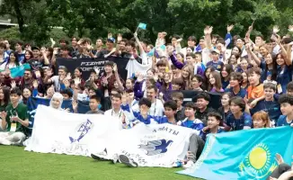 Казахстанские школьники запускают свои мечты в небеса робототехники на FIRST Championship в США