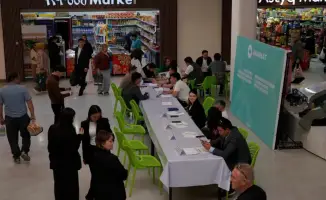 В ТРЦ "Коктал" состоялась общественная приемная партии AMANAT для жителей