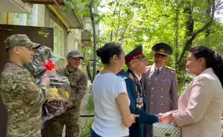 Поздравление ветерана ВОВ 99 лет с Днём Победы в Алматы