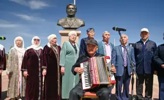 В Акмолинской области возложили цветы к бессмертному подвигу героя Рахимжана Кошкарбаева