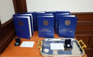 Награждение работников транспорта Казахстана как признание их роли в развитии инфраструктуры страны