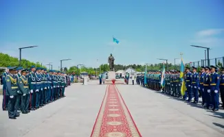 Казахстанские военнослужащие отмечают вклад генерала Сагадата Нурмагамбетова в защиту свободы