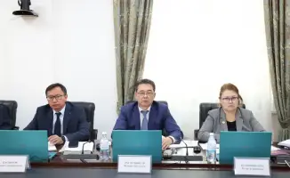 Судебное жюри: Взвешивание справедливости на весах закона