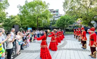 Ансамбль «Бірлік» выступил на открытии 36-го Макаоcкого фестиваля искусств, представив традиционные и современные танцы.